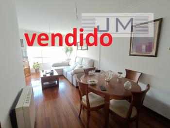 Se vende piso en muy buen estado en Abesadas