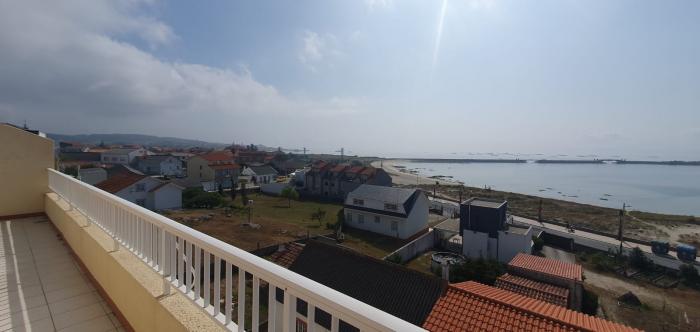 Ático con terraza y con vistas a toda la ría en Aguiño 