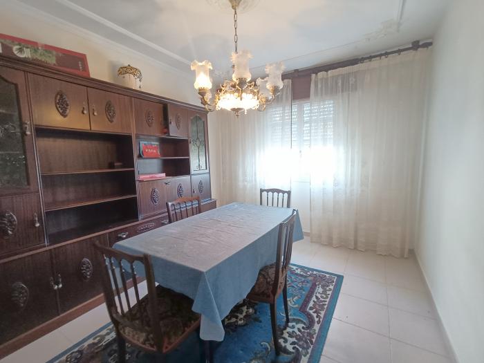Se vende casa con jardín trasero en Ribeira
