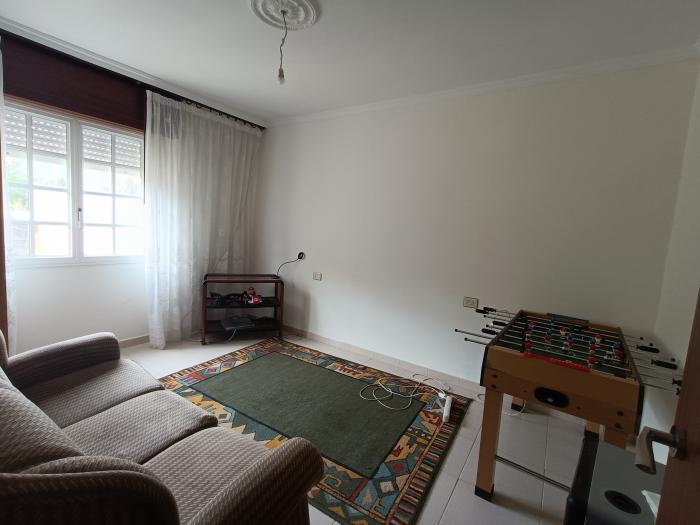 Se vende casa con jardín trasero en Ribeira