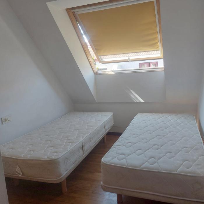 Se vende ático de dos dormitorios en Abesadas