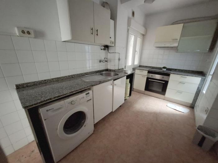 Se vende piso amplio en el centro de Ribeira