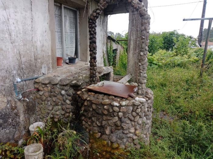 Se vende casa para restaurar en Carballosa