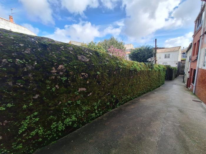 Se vende casa de piedra en pleno centro de A Pobra