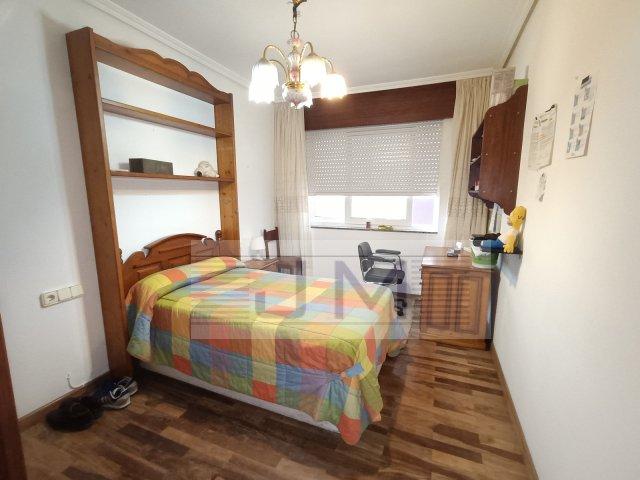 Se vende piso con magníficas vistas en Ribeira