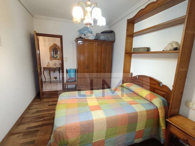 Se vende piso con magníficas vistas en Ribeira