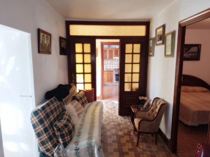 Se vende casa con terreno en Olveira