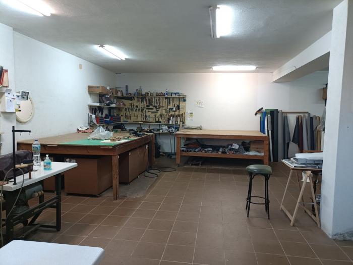 se alquila local comercial en Ribeira
