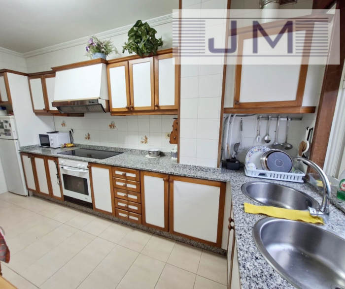 Se vende piso con magníficas vistas en Ribeira