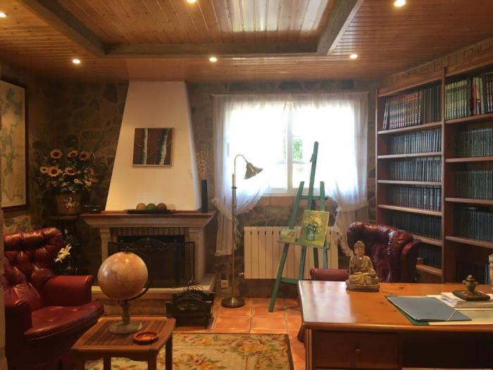 Se vende magnífico chalet con piscina en Ribeira