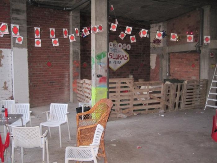 Se vende bajo comercial en Ribeira