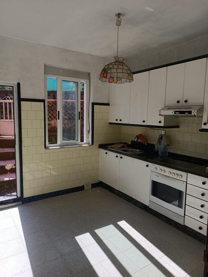 Se vende casa con vistas al mar en la zona del Touro