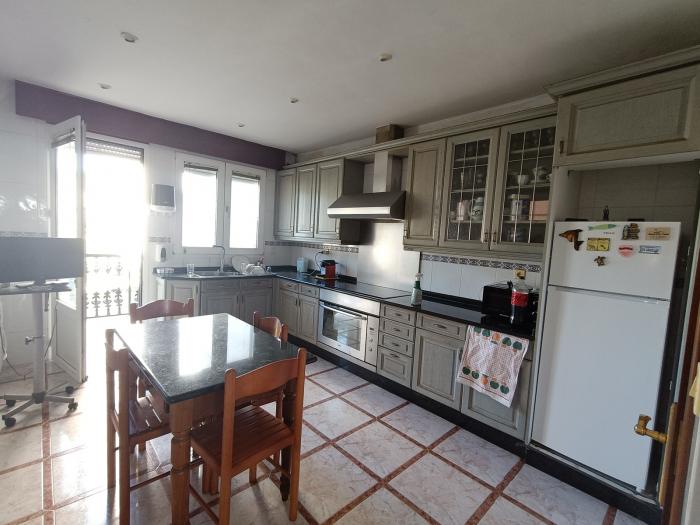 Se vende casa con jardín y vistas en la zona de Coroso