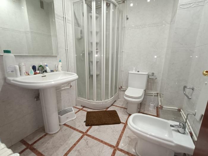Se vende casa con jardín y vistas en la zona de Coroso