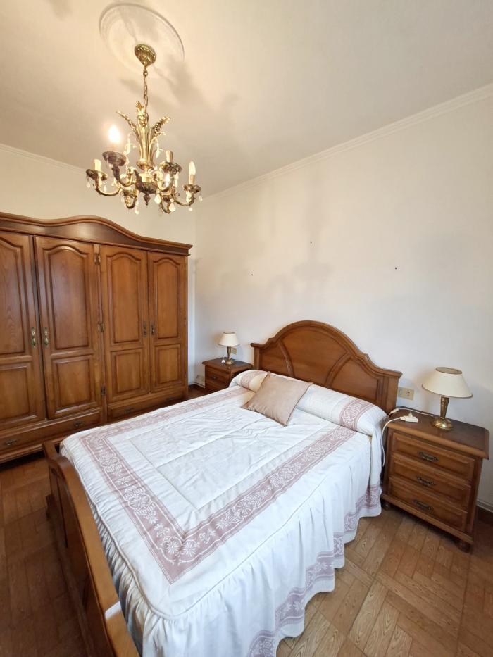 Se vende casa con jardín en Ribeira