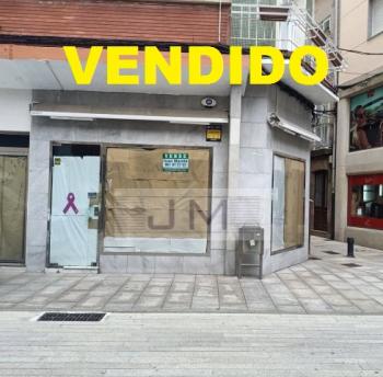 Se vende local comercial muy céntrico en Ribeira