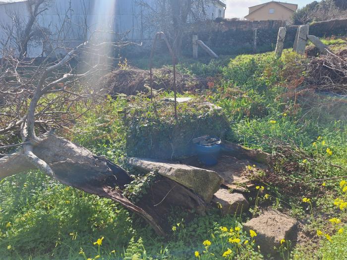 Se vende casa para reformar en Xuño