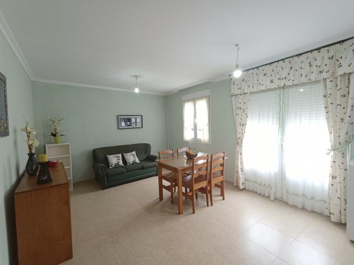 Se vende apartamento con patio cerca de la playa de Coroso