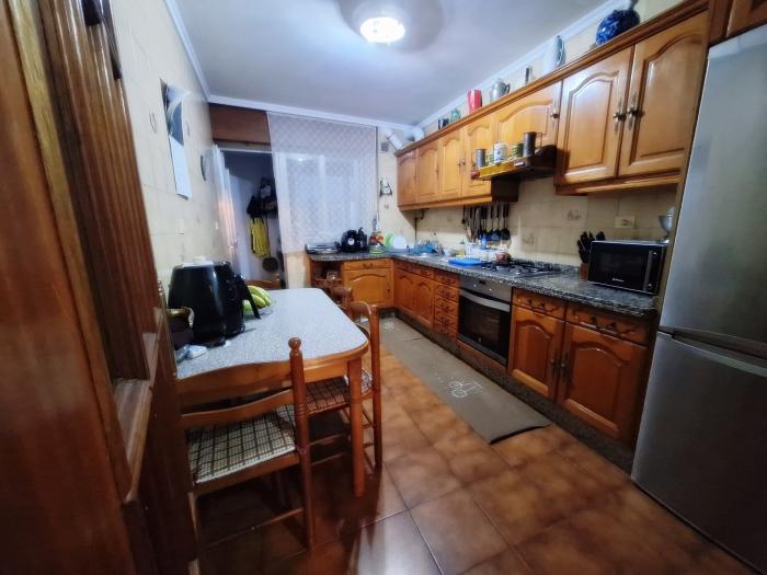 Se vende piso amplio cerca de Coroso