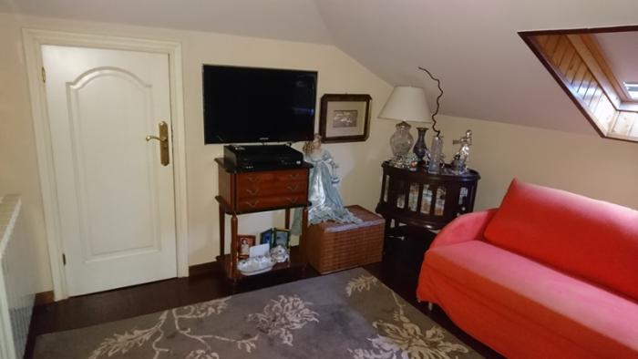 Se vende casa con jardín a un paso de Coroso