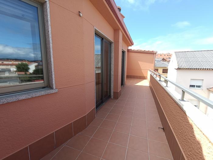 Se vende ático con 2 terrazas y vistas al mar en Aguiño