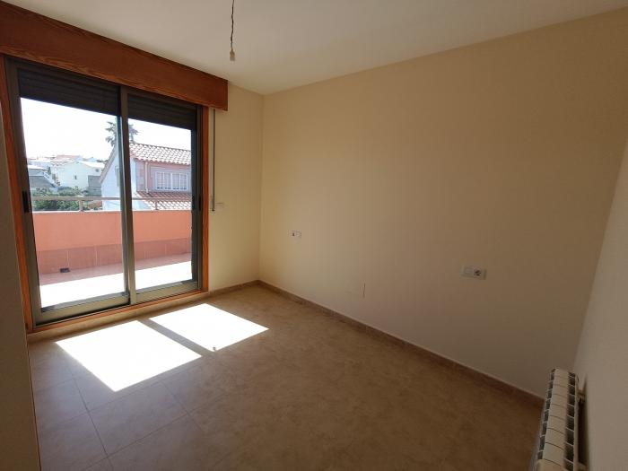 Se vende ático con 2 terrazas y vistas al mar en Aguiño