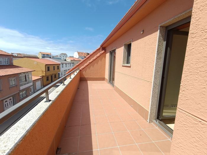 Se vende ático con 2 terrazas y vistas al mar en Aguiño