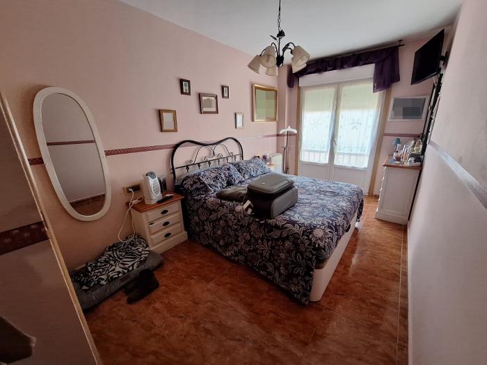 Se vende piso de 3 dormitorios en Castiñeiras
