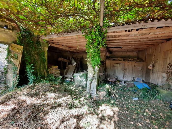 se vende casa de piedra para restaurar en el Campanario (Son)