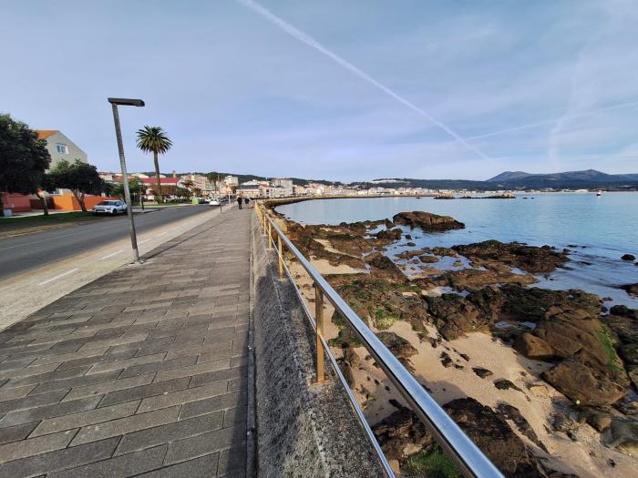 Se vende casa en primera línea de mar en Ribeira