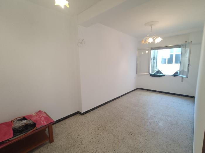Se vende piso a muy buen precio en Ribeira