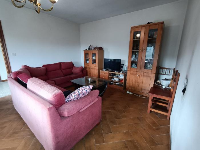 SE VENDE CASA  CON TERRENO EN OLEIROS