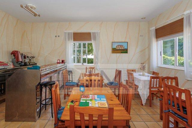 Se vende hotel muy próximo a las Dunas de Corrubedo