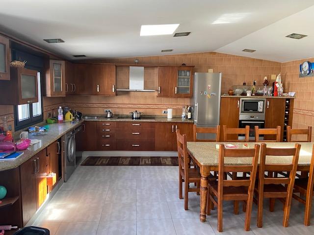 Se vende chalet con piscina en Ribeira