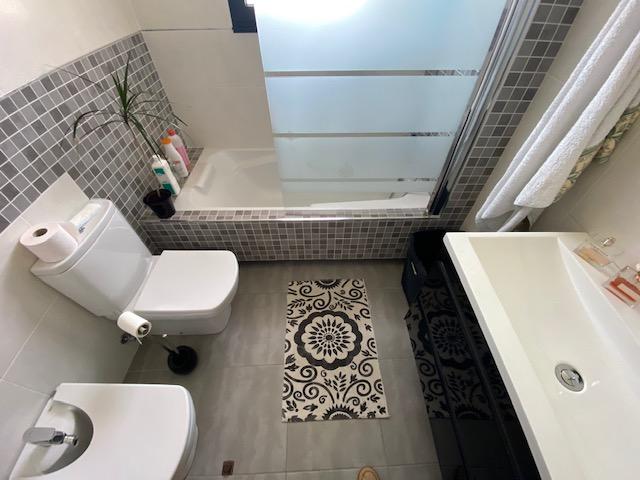 Se vende chalet con piscina en Ribeira