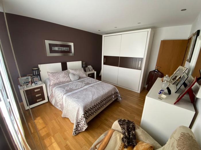 Se vende chalet con piscina en Ribeira