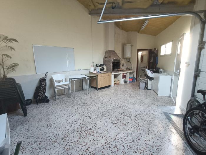 Se vende garaje cerrado en pleno centro de Ribeira