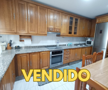 Se vende piso bien situado en Ribeira