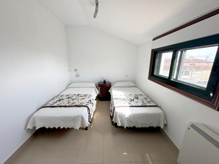 Se vende ático con vistas al mar en Aguiño