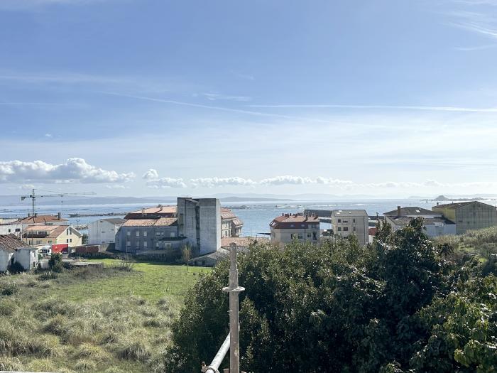 Se vende ático con vistas al mar en Aguiño