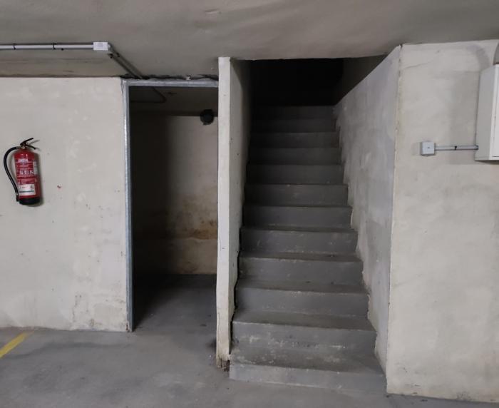 Se vende plaza de garaje con trastero céntrica 