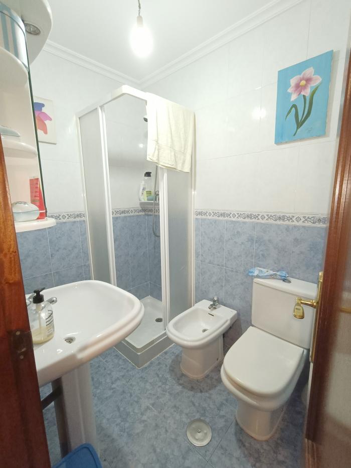 Se vende piso en muy buen estado en Abesadas