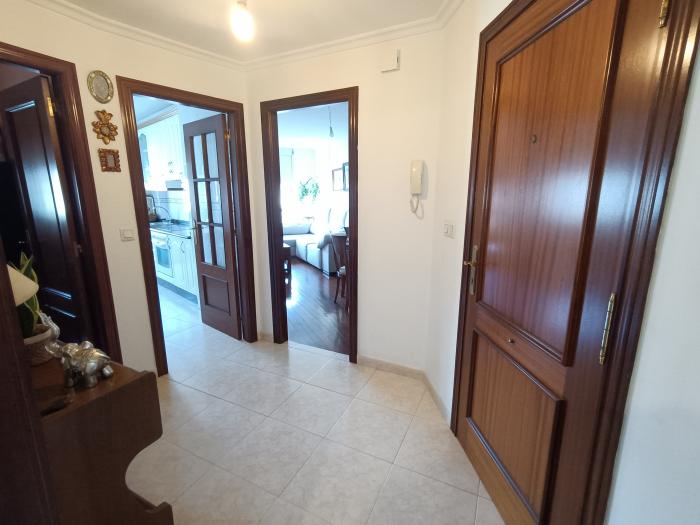 Se vende piso en muy buen estado en Abesadas