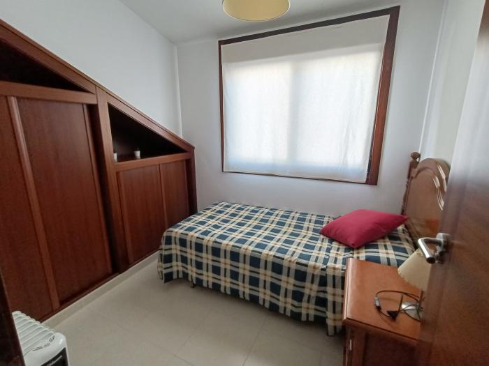 Se alquila ático en Aguiño. Precio: 380€