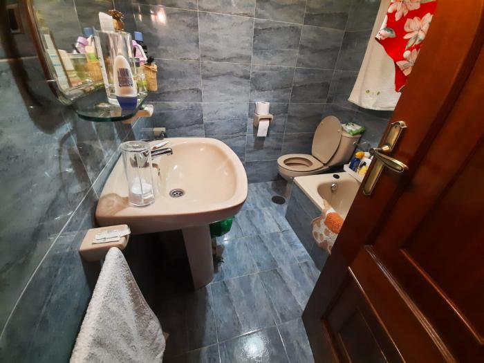 Se vende piso en muy buen estado en Ribeira