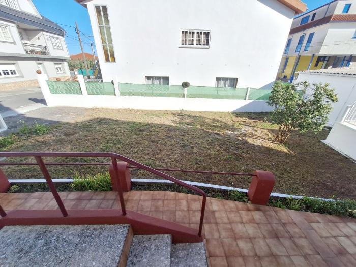 Se vende casa con jardín en Aguiño