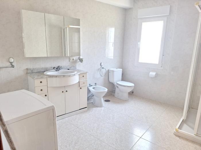 Se vende casa con jardín en Aguiño