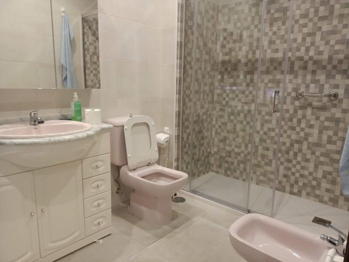 se vende piso con bonitas vistas al mar en Ribeira