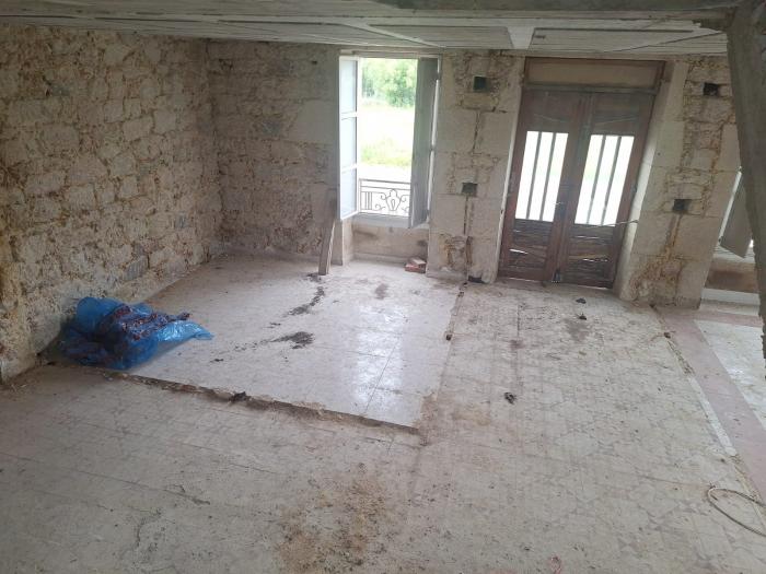 Se vende casa de piedra con jardín en Bretal