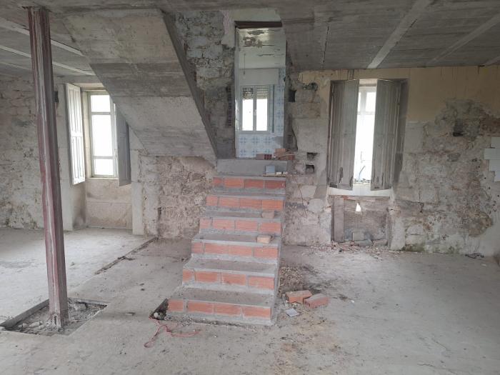 Se vende casa de piedra con jardín en Bretal
